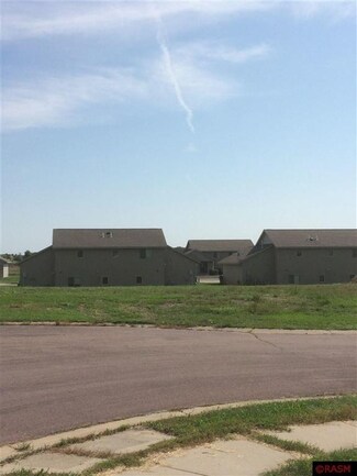 300 Copper Village Cir, Mankato, MN 56001