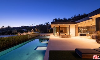 1822 Marcheeta Place, Los Angeles, CA 90069