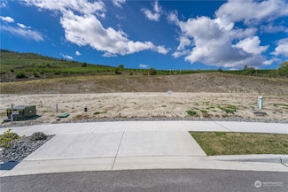 150 Loretta Ln, Chelan, WA 98816