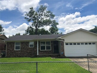 1716 Savannah Dr, Fort Smith, AR 72901