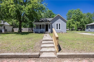 516 S 4th St, Neodesha, KS 66757