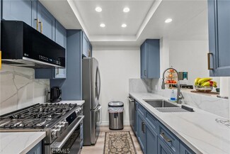 7826 Topanga Canyon Blvd Unit 101, Canoga Park, CA 91304