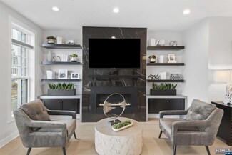 16 Goldfinch Dr, Upper Saddle River, NJ 07458