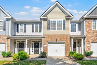 422 Manor Row, Pleasant View, TN 37146