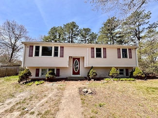 885 Long Pond Rd, Plymouth, MA 02360