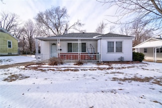 47 1st South Shores Ave, Decatur, IL 62521