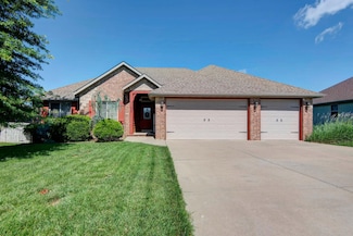645 N Galileo Dr, Nixa, MO 65714