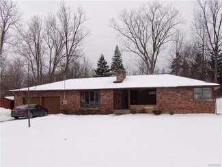 4910 Meadowbrook Rd, Buffalo, NY 14221