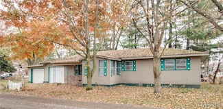 808 College St, Greenfield, IL 62044