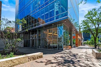 201 E Washington St Unit 902, Iowa City, IA 52240