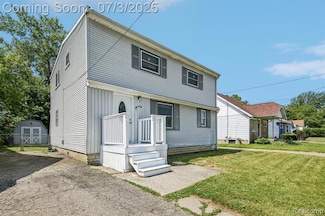 1472 Ready Ave, Burton, MI 48529