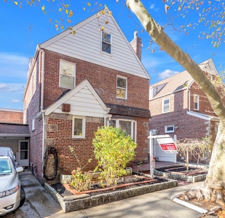36-20 167th St, Flushing, NY 11358