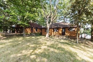 W11585 Demynck Rd, Lodi, WI 53555