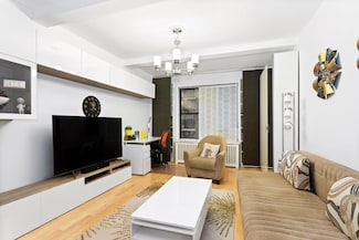 235 W 102nd St Unit 6V, New York, NY 10025