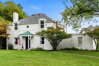 36 Knoll Rd, Anderson, IN 46011