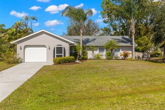 4470 Meadow Creek Cir, Sarasota, FL 34233