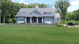 11 Patricia Dr, Seekonk, MA 02771