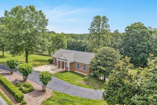 2222 Pine Ridge Rd, Huddleston, VA 24104