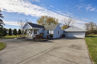 26762 Reaume St, Woodhaven, MI 48183