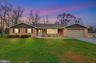 2113 Huntington Rd, Dover, PA 17315