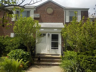 264-17 Langston Ave Unit E-2, Glen Oaks, NY 11005