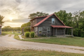 12665 138th St, Valley Falls, KS 66088