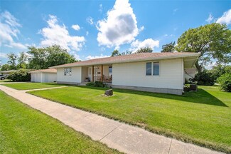 522 N 10th St, Winterset, IA 50273