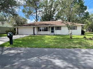 978 W Catbrier Ln, Beverly Hills, FL 34465