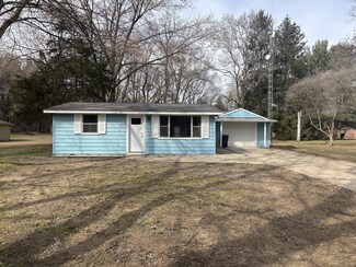 2646 S 14th St, Niles, MI 49120