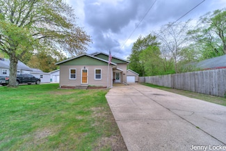 608 Porter Rd, Norton Shores, MI 49441