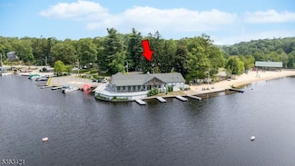438 Lake Shore Dr, Hewitt, NJ 07421