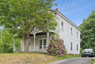 9 Maple St, Jay, ME 04239