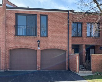 19W225 Patrick Henry Square Unit 125, Oak Brook, IL 60523