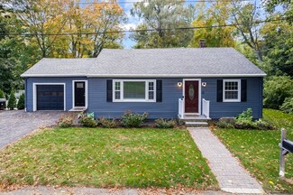 10 Oak Knoll Ave, Chelmsford, MA 01824