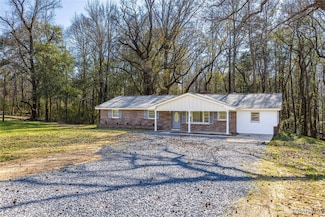 180 Friendly Pine Rd, Elmore, AL 36025