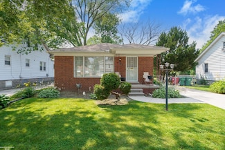 22113 Pleasant Ave, Eastpointe, MI 48021