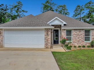 829 Village Gate Cir, Nacogdoches, TX 75961