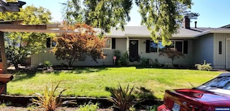 20624 SW Rosa Dr, Beaverton, OR 97007