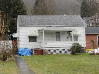 170 Carolina Ave, Chester, WV 26034
