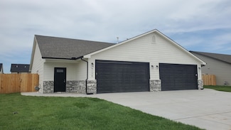 9137 E Chris Ct, Bel Aire, KS 67226