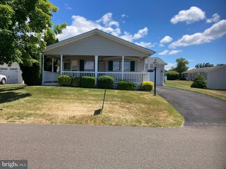 380 Spring Meadow Cir, New Hope, PA 18938