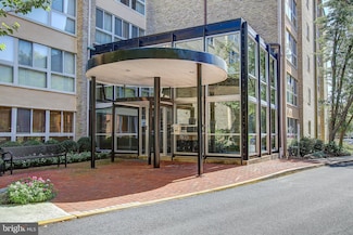 4970 Battery Ln Unit 105, Bethesda, MD 20814