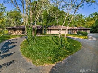 6601 Mad River Rd, Dayton, OH 45459