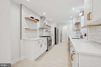 2425 Turner St, Philadelphia, PA 19121