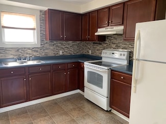 59 Davis St Unit 2, Fall River, MA 02720