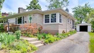 321 Bramton Rd, Louisville, KY 40207