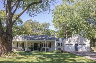 7608 Hadley St, Overland Park, KS 66204