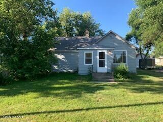 130 6th Ave S, Edinburg, ND 58227