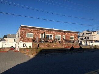 38 Hooksett St, Seabrook, NH 03874