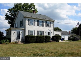 1525 Hilltop Rd, Leesport, PA 19533